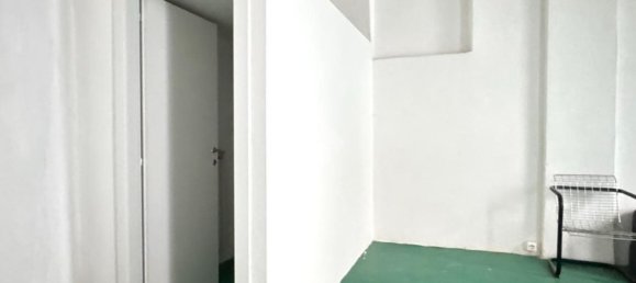 Studio in Milan, Italy No. 339073 3