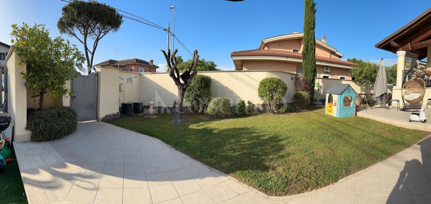 4 rooms Villa in Rome, Italy No. 331971