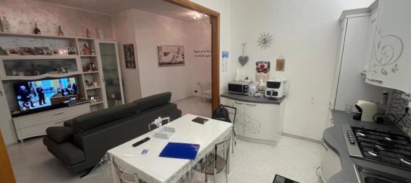 3-Zimmer Wohnung in Bari, Italy, Nr. 15081 2