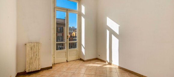 4 rooms Apartment in Turin, Italy No. 12680 16