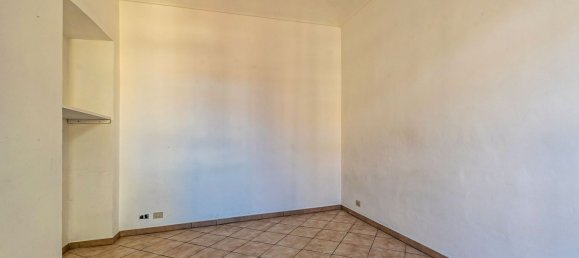 4 rooms Apartment in Turin, Italy No. 12680 5