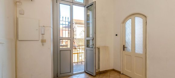 4 rooms Apartment in Turin, Italy No. 12680 11