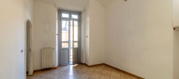 4 rooms Apartment in Turin, Italy No. 12680 6