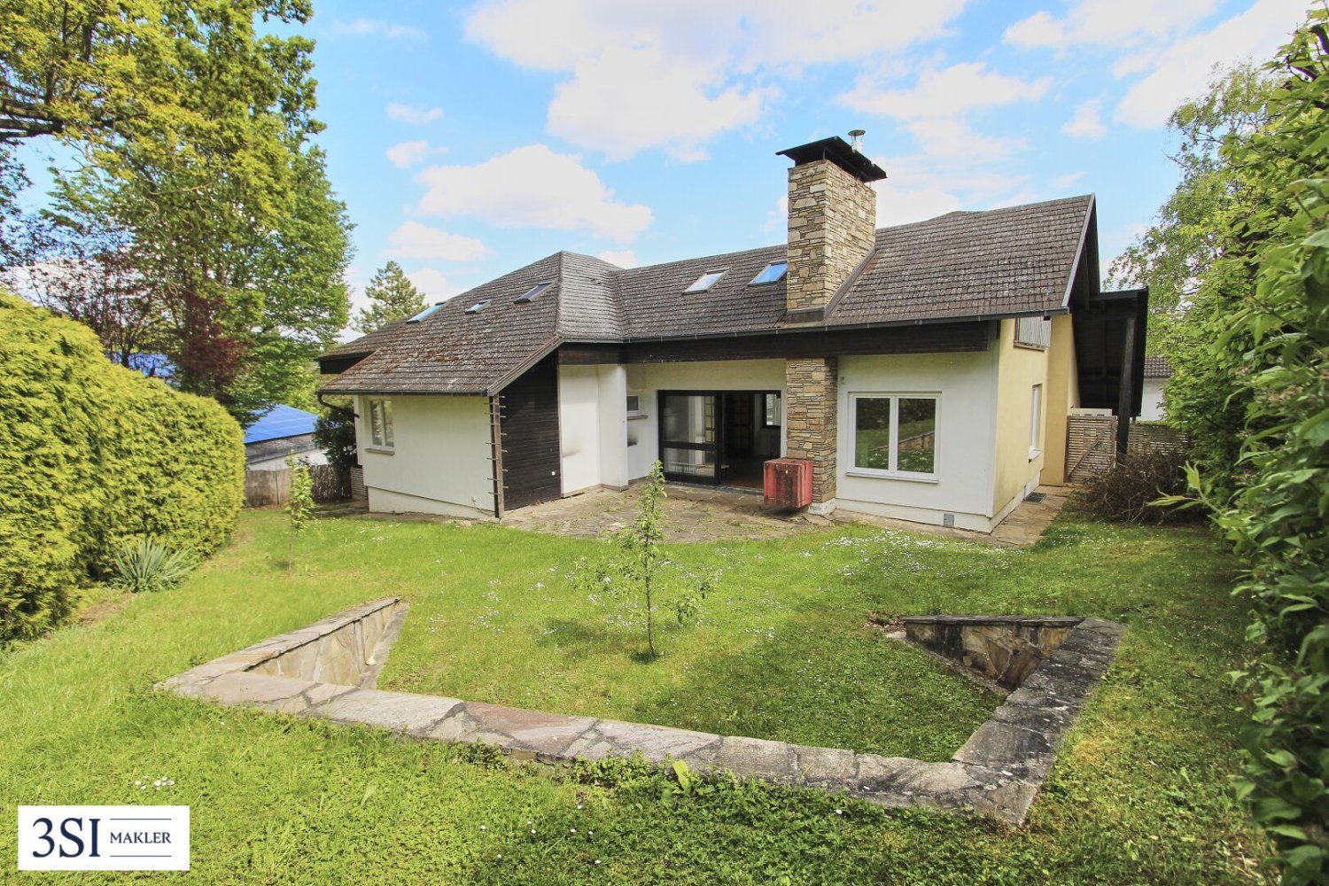 320m² Office in Hinterbruhl, Austria No. 133171