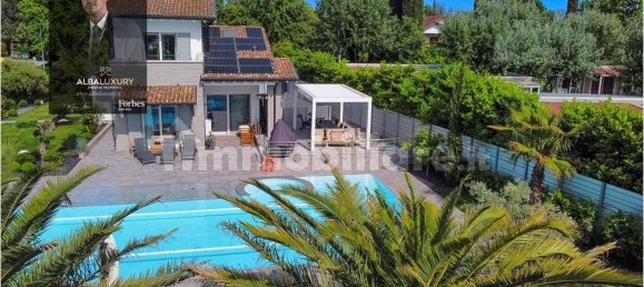 4 غرف نوم فيلا في Sirmione, Italy رقم 124974 23