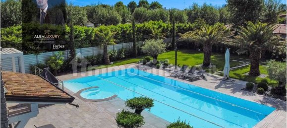 4 غرف نوم فيلا في Sirmione, Italy رقم 124974 26