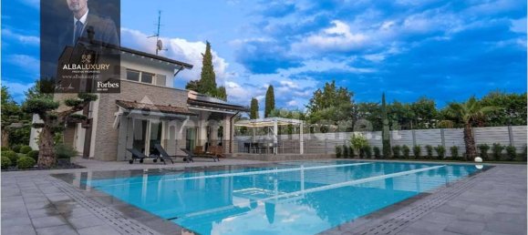 4 غرف نوم فيلا في Sirmione, Italy رقم 124974 10