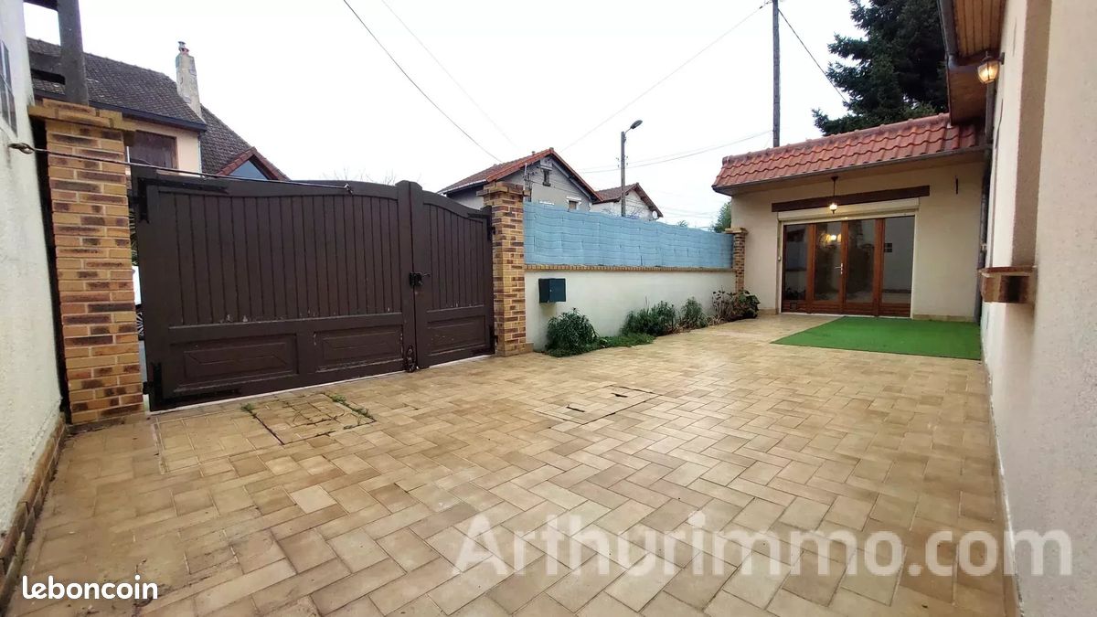 2 bedrooms House in Livry-Gargan, France No. 119382