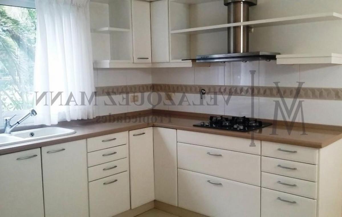 4 غرف نوم منزل في Ezeiza, Argentina رقم 103210