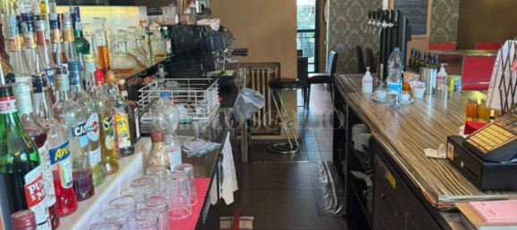 3 rooms Commercial property in Orio Litta, Italy No. 66772 8