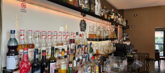 3 rooms Commercial property in Orio Litta, Italy No. 66772 10