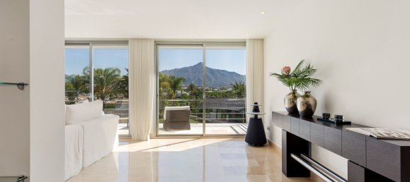 7 bedrooms Villa in Marbella, Spain No. 120428 8
