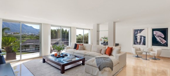 7 bedrooms Villa in Marbella, Spain No. 120428 5