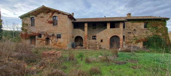 14 rooms House in Magione, Italy No. 126535 2