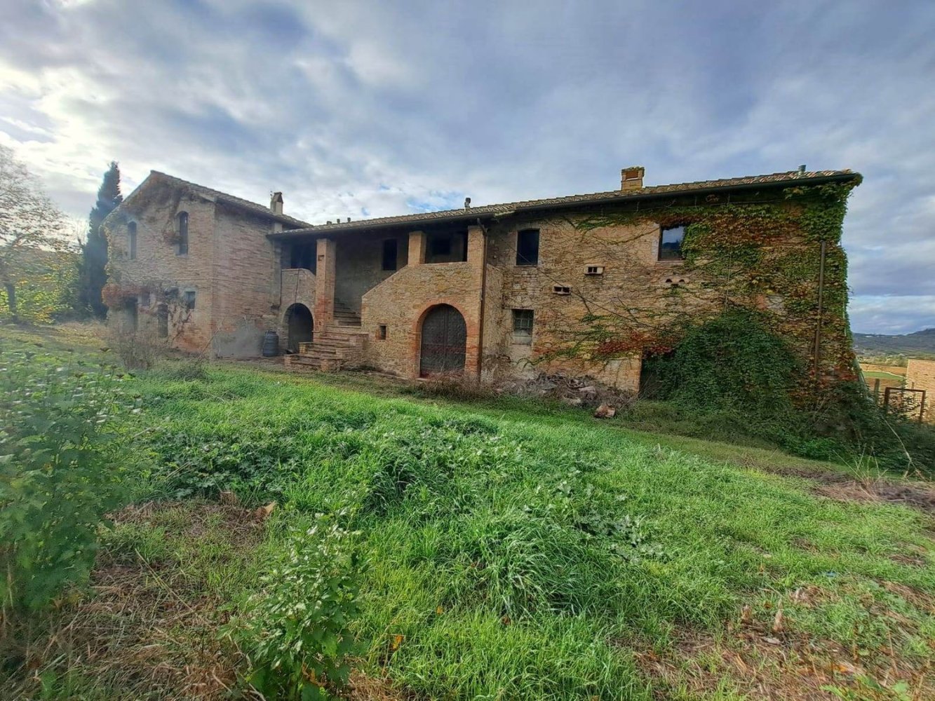 14 rooms House in Magione, Italy No. 126535