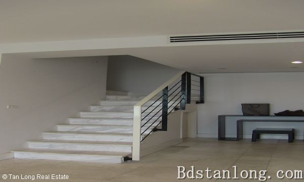 Apartamento de 3 dormitorios en Tay Ho, Vietnam No. 6992