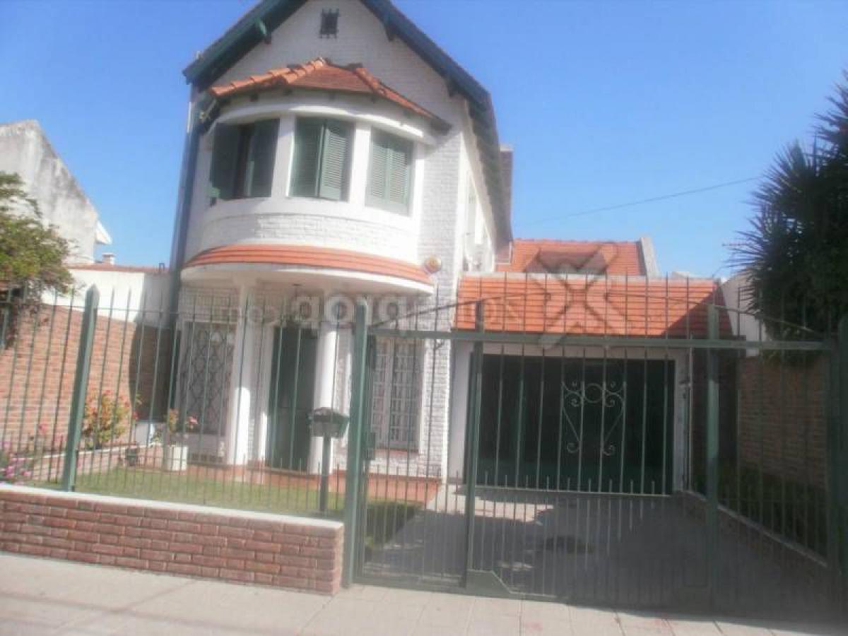 3 Schlafzimmer Haus in Almirante Brown, Argentina, Nr. 64961