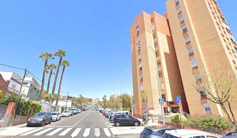  Commercial property in Santa Cruz de Tenerife, Spain No. 237677