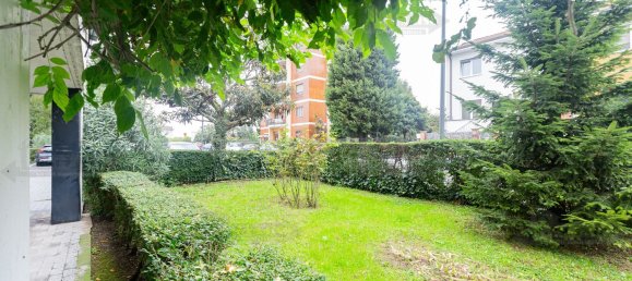 2-salle Appartement à Milan, Italy No. 244476 20