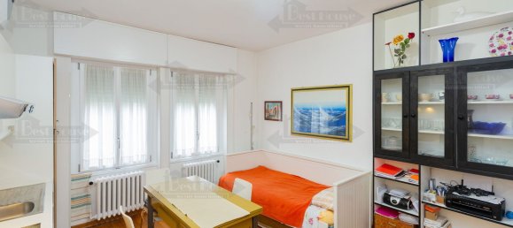 2-salle Appartement à Milan, Italy No. 244476 7