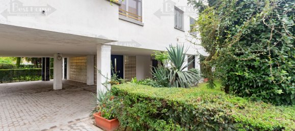 2-salle Appartement à Milan, Italy No. 244476 17