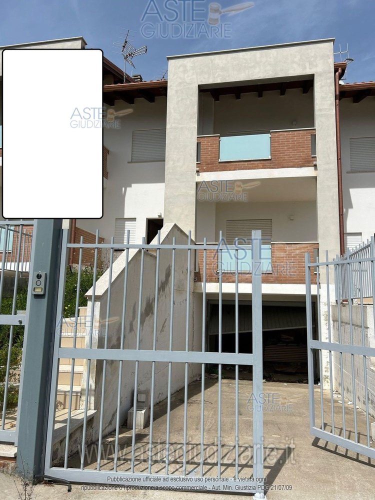 11 rooms House in Formia, Italy No. 101071