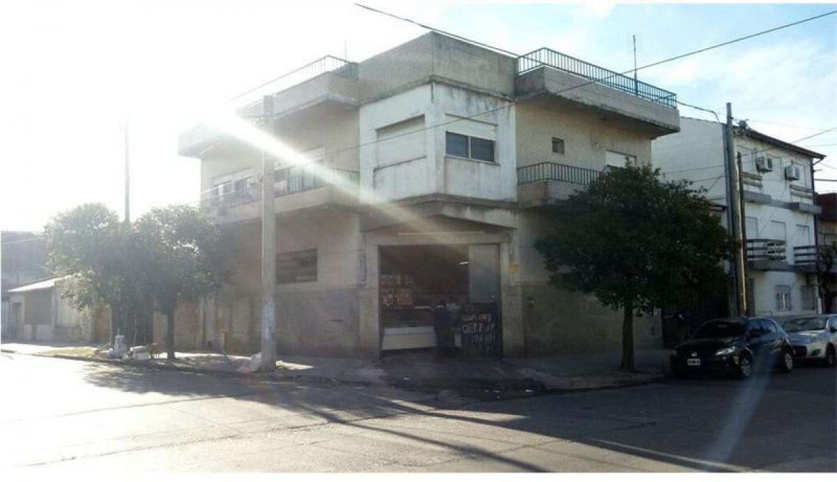 6 bedrooms House in Bermudez, Argentina No. 82426