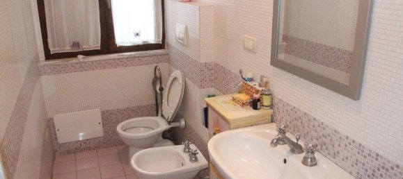 Дом с 14 комнатами в Орвието, Италия № 47385 9