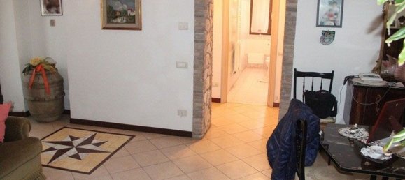 Дом с 14 комнатами в Орвието, Италия № 47385 3