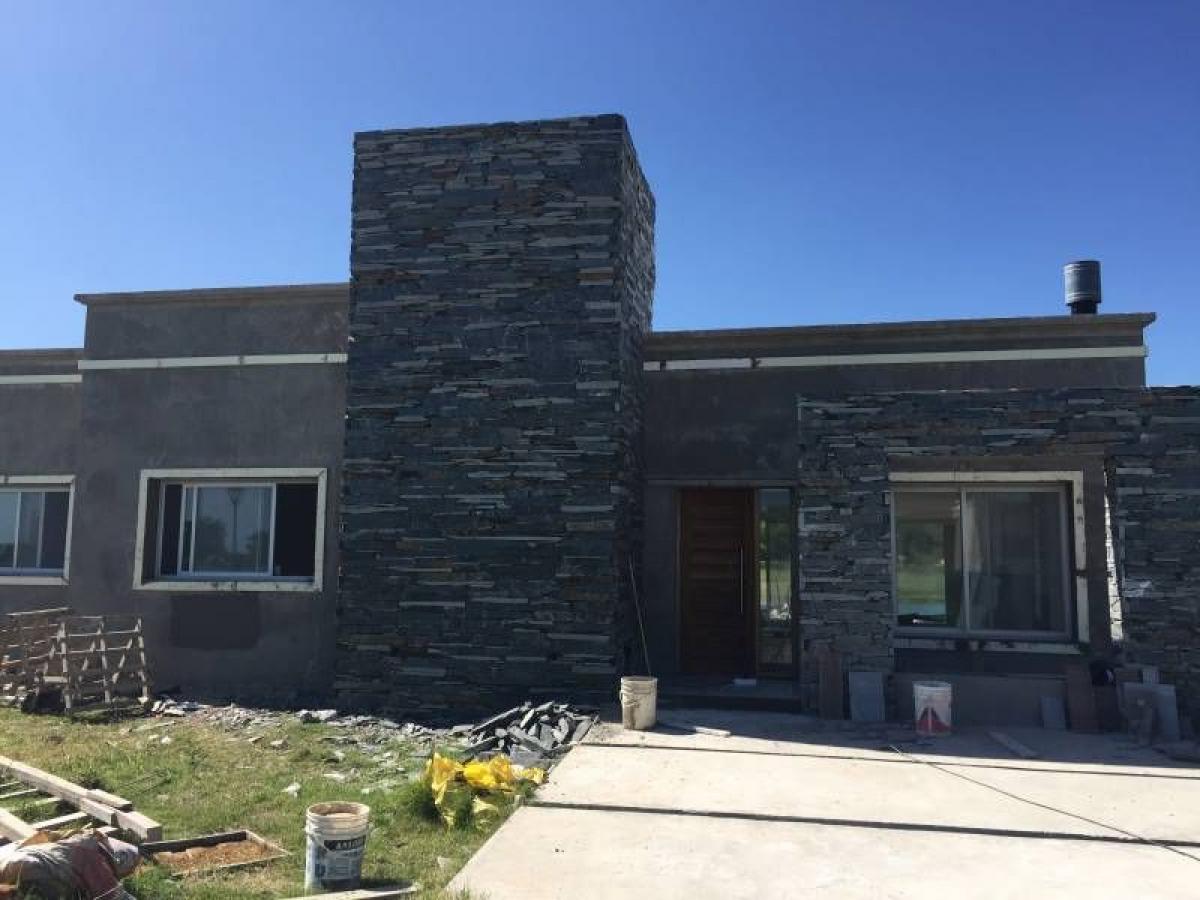 3 bedrooms House in Escobar, Argentina No. 91905