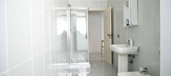 110m² Office in Trani, Italy No. 41124 6