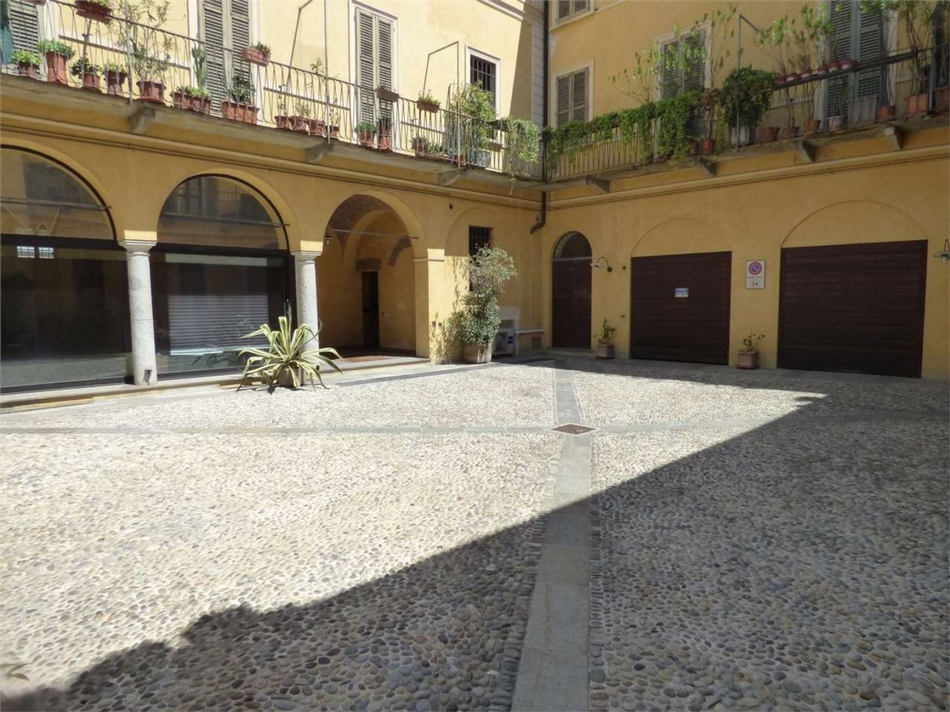 Büro in Cremona, Italy 85m², Nr. 280508