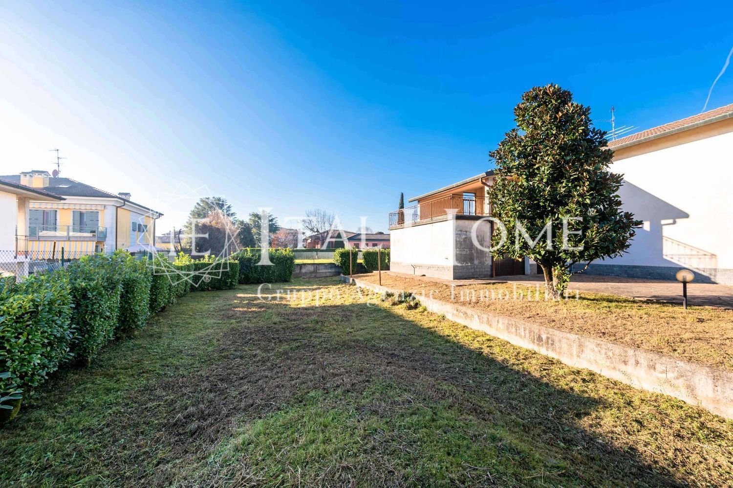 10 rooms Villa in Treviglio, Italy No. 265999