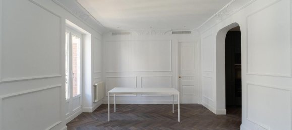 Apartamento de 3 dormitorios en Madrid, Spain No. 193669 18