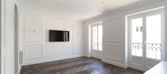 Apartamento de 3 dormitorios en Madrid, Spain No. 193669 15