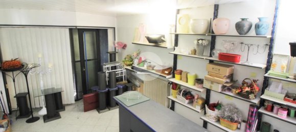 2 rooms Commercial property in Brandizzo, Italy No. 160059 5