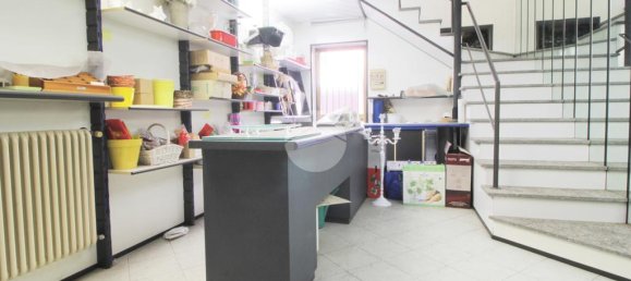 2 rooms Commercial property in Brandizzo, Italy No. 160059 9