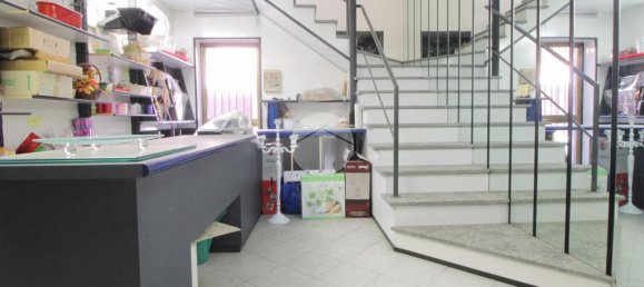 2 rooms Commercial property in Brandizzo, Italy No. 160059 8