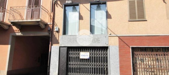 2 rooms Commercial property in Brandizzo, Italy No. 160059 2