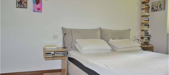 Apartamento T2 em Taino, Italy N.º 237025 27