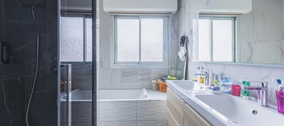 4 bedrooms Apartment in Marseille, France No. 318675 24