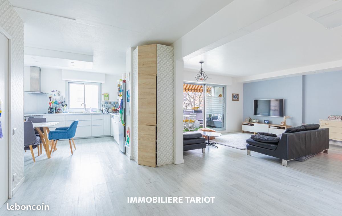 4 bedrooms Apartment in Marseille, France No. 318675