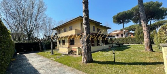 6 rooms Villa in Forte dei Marmi, Italy No. 38979 19