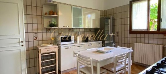 6 rooms Villa in Forte dei Marmi, Italy No. 38979 8