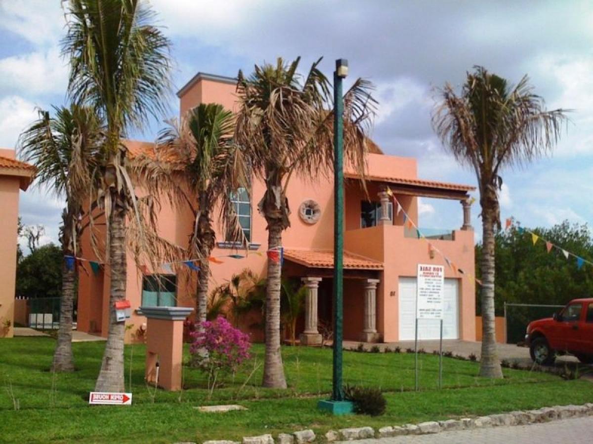 4 bedrooms House in Solidaridad, Mexico No. 181259