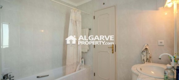 4 Schlafzimmer Villa in Quarteira, Portugal, Nr. 352659 24