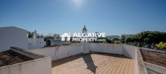 4 Schlafzimmer Villa in Quarteira, Portugal, Nr. 352659 32