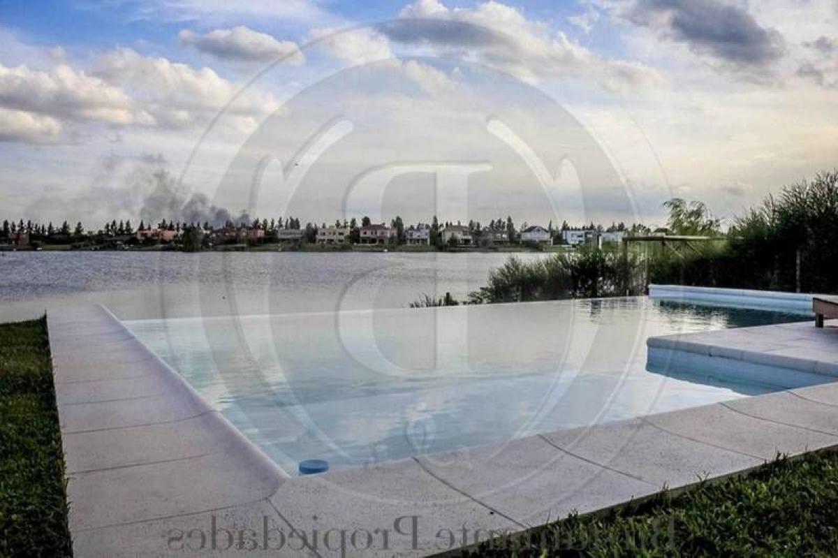 3 غرف نوم منزل في Tigre, Argentina رقم 5808