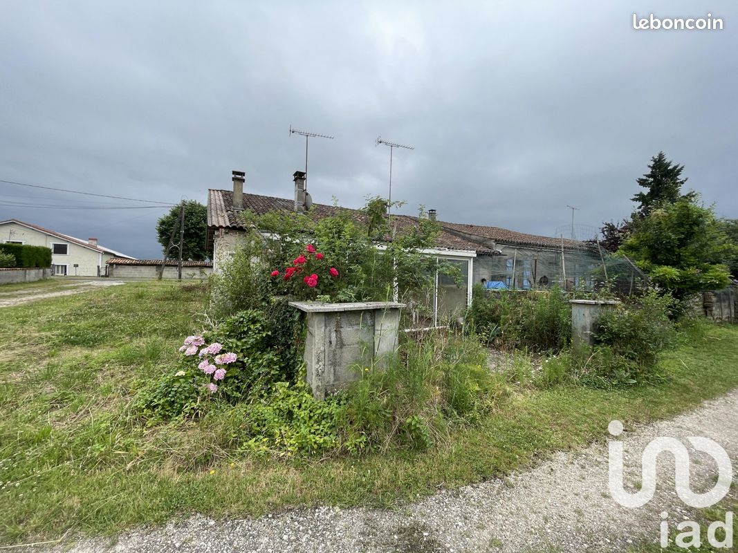 2 Schlafzimmer Stadthaus in Le Fouilloux, France, Nr. 100920