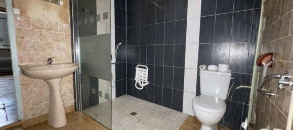 2 Schlafzimmer Stadthaus in Le Fouilloux, France, Nr. 100920 10